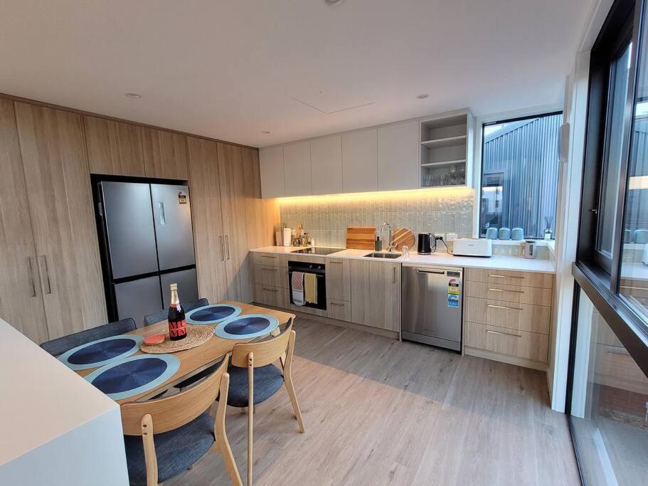 Downtown Apartment Christchurch Buitenkant foto